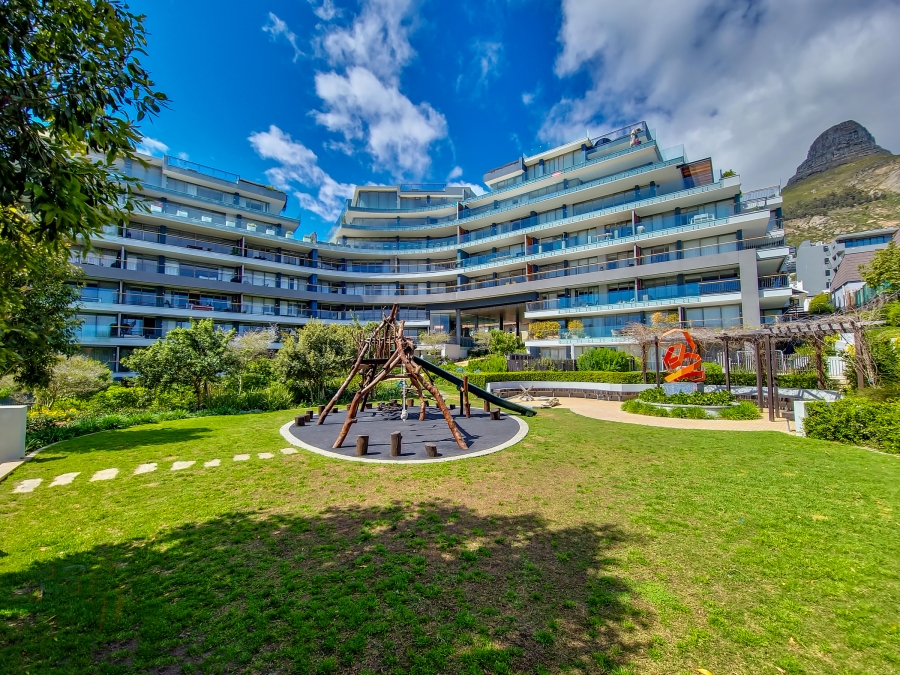 3 Bedroom Property for Sale in Sea Point Western Cape